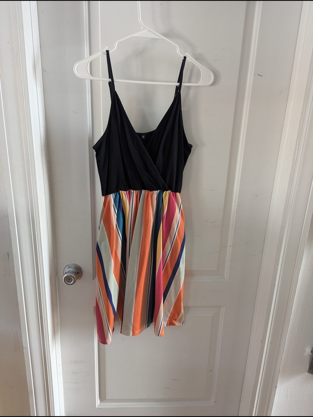 Source Unknown Black Top Multicolor Striped Midi Dress with V-Neck